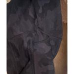 Lululemon Women’s Size 4 Black & Gray Camo Cropped Leggings Photo 4