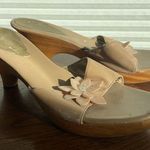 Liz Claiborne Liz Clariborne Flower Heeled Sandals Photo 0