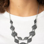 Paparazzi Make Yourself at Homestead Black Necklace (8) Photo 0