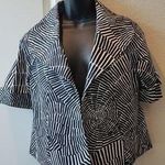 Chaus Black White Geometric Print Short Sleeve Cropped Blazer Jacket Size 6 Photo 0