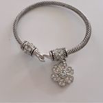 Silvertone rhinestone cable flower bracelet Silver Photo 0