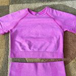 NWOT Pink Seamless Two Piece Workout Active Set Bike Shorts Crop Top Small Photo 1