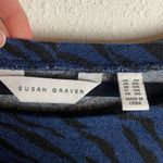 Susan Graver Size 2x Zebra Animal Print Blouse Top Blue Black Soft Stretch Photo 4