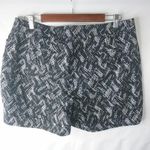 Apt. 9  Essentials 14 36 Black White Abstract Stretch Shorts Plus Photo 4