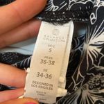 Balance Collection •• Peony Leggings Photo 4