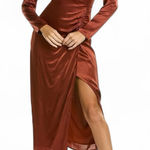 ASTR THE LABEL RUST MARIPOSA SATIN RUCHED MIDI DRESS Size Medium NWOT Photo 0