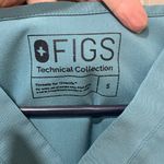 FIGS  scrub top ER Green SZ S EUC Photo 5