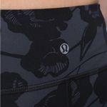 Lululemon Rare! Boogie Shorts Full-On Luxtreme Flat Inky Floral Sz 2 2014 Y2K Photo 4
