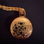 Vintage 1999 Avon NR Etched Four Picture Locket Gold Tone Necklace NIB Photo 1