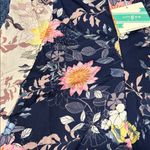 Umgee  cropped Floral Pants Photo 2