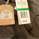 Taylor & Sage NWT  Olive & Gold Pleated Flowy Sleeveless Top Size Large Photo 9