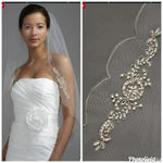 David's Bridal David’s Bridal Ivory Scalloped Edge Veil Photo 1