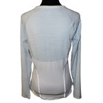 Athleta  Spotlight Top Long Sleeve Workout 🌵🦎 Photo 1