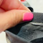 Blondo  Karen Waterproof Knit Sneaker camo size 7 Photo 8