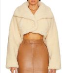 L'Academie L’Acadamie - Peyton Cropped Sherpa Jacket in Wheat Photo 4