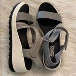 Cougar Women's Gray and White Sandals size 11 BNWOT see all photos Photo 10