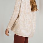 Lululemon Back in Action Long Sleeve Shirt
Marmoleado Tie Dye Size 8 Photo 1