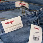 Wrangler NWT Women's High Rise Unforgettable Skinny Jeans Photo 8