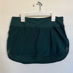 Lululemon  Hotty Hot Skirt Deep Green size 6 Photo 2