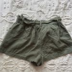Forever 21 S GREEN CARGO BELT SHORTS Photo 1