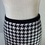 Isaac Mizrahi Houndstooth Black and White Pencil Skirt Size 6 Photo 1