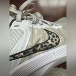 Nike  Zoom Winflo 8 Premium Women's Leopard Running Shoes Photo 3