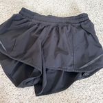 Lululemon Hotty Hot Short 2.5” Photo 0