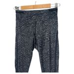 Lululemon  Leggings Womens 4 Capri Geometric Leggings Logo Athletic Yoga Black Photo 3