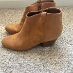 Old Navy  Women's size 10 Tan Light Brown Suede Leather Boots Block Heel  Zip Photo 1