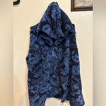Kookaburra by UGGs Blue Floral Sherpa Hooded Vest Size XL Photo 1