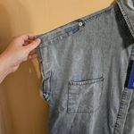 Button Up Short Sleeve Light Wash Denim Shirt Blue Size L Photo 3