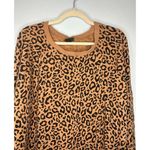 Torrid  Crewneck Sweatshirt Women's Plus SZ 2 18/20 Stretch Leopard Animal Print Photo 1