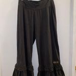 Matilda Jane  Crop/Ankle Big Ruffle Pants Women's Sz L Gray Photo 0