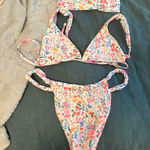 Kulani Kinis  Set Photo 0