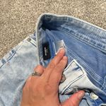 EXPRESS ‎ boyfriend Midi mid rise acid wash shorts size 2 Photo 2