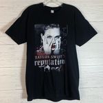 Taylor Swift REPUTATION STADIUM TOUR Medium BLACK TOUR CONCERT Tee Shirt T-Shirt double sided   Good condition   measurements   pit to pit 20"   length shoulder to hem 29" Photo 0