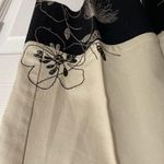 Susan Bristol  Unique beige & black floral ankle Pants Size 6 flat Front Photo 1