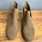 Baretraps Rizzo Perforated Faux Suede Ankle Boots Size 9 Tan Block Heel NEW Photo 4