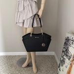 Michael Kors Set Photo 6