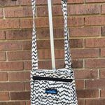 KAVU Keeper Crossbody Bag Purse Canvas Cream Black Zigzag Pattern Brown Lining Photo 0