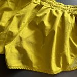 Lululemon  Hotty Hots Athletic Shorts Yellow/Green 2” Inseam Women’s Sz 6 GUC Photo 3