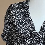 Allison Taylor  Woman B/W Short Sleeve Blouse Photo 1