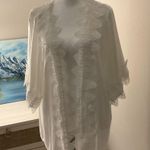 POL  White Lace-Trimmed Kimono. Size Small. Photo 0