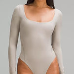 Lululemon  Wundermost Ultra-Soft Nulu Square-Neck Long-Sleeve Bodysuit Size M Photo 0