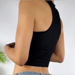 Pro-Fit NWT - Seamless Crop Tank Top. Photo 1