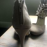 Brand new Shoe Dazzle Taupe heels Size 7 Photo 3