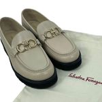 Salvatore Ferragamo Gancini Lug Sole Leather Loafers Beige Size 8.5C Photo 15
