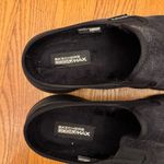 Skechers Women’s Goga Max Cozy Clog Slip-On Shoes in Black Suede Size 8.5 Photo 3