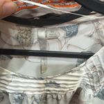 LC Lauren Conrad Floral Print Women's Top. Lauren Conrad. Size XS. Photo 2