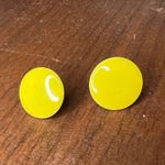 Vintage Womens Circle Stud Fashion Earrings 70s 80s Metal Yellow Photo 1
